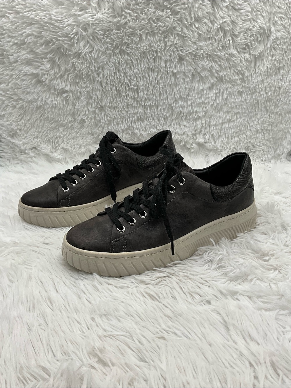 Sofft Leather Sneakers Size 9M Black Platform Lace-up Comfort Shoes